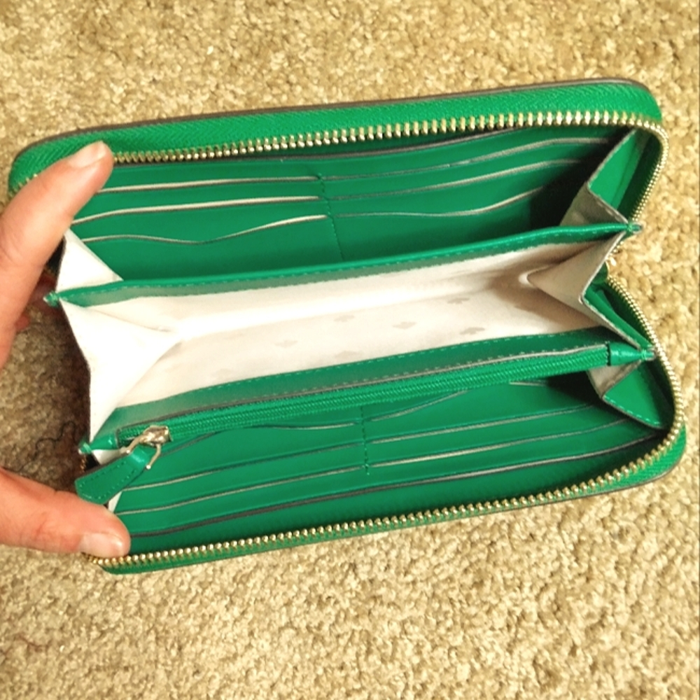 Kate Spade wallet - Picture 2 of 2